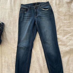 1822 denim “Adrianna” stretch jeans. Size 6